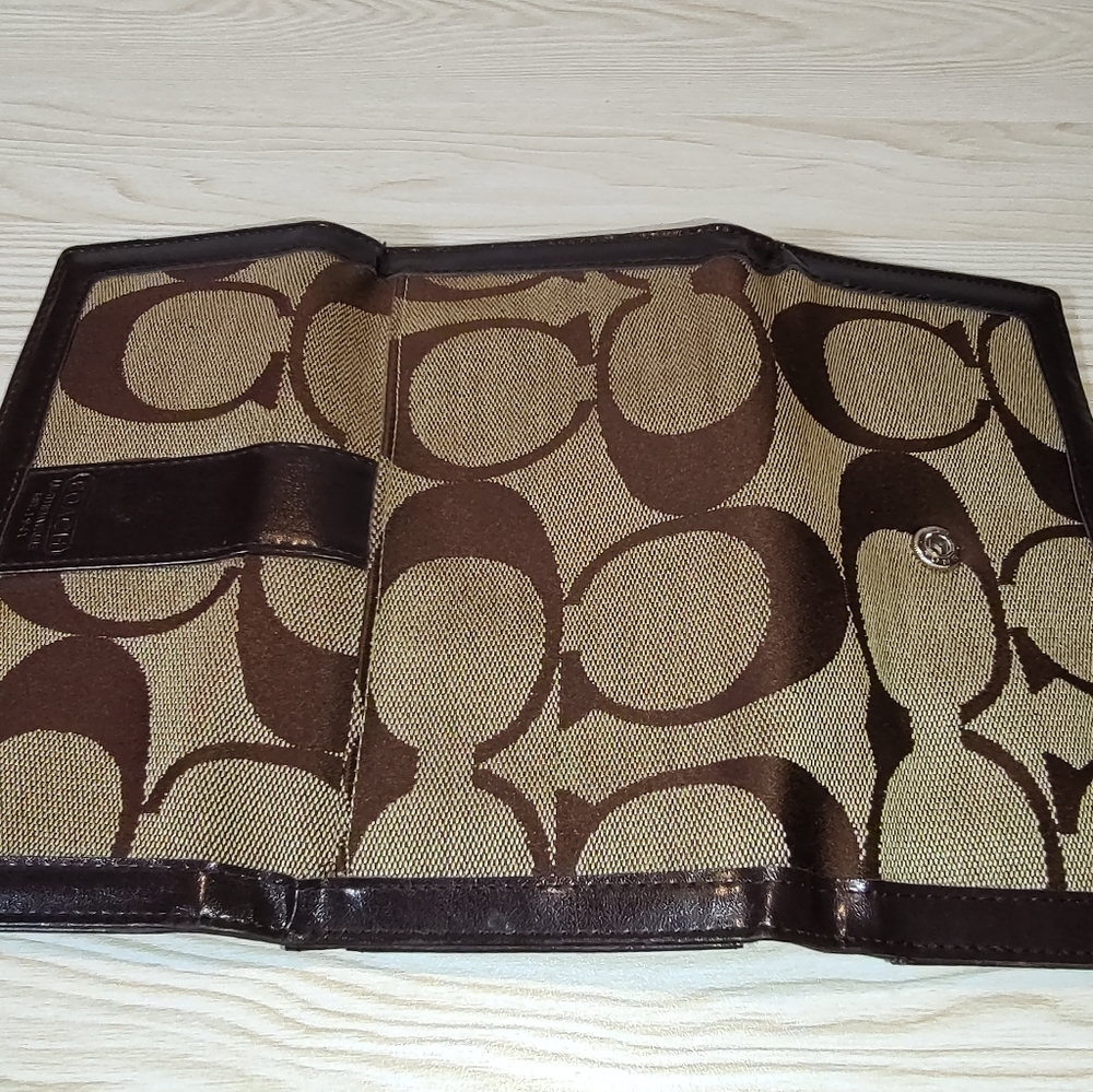 Authentic used Coach Wallet - Picture 3 of 12